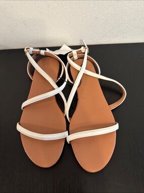 H&M Tan White Strappy Flat Sandals Size 7
